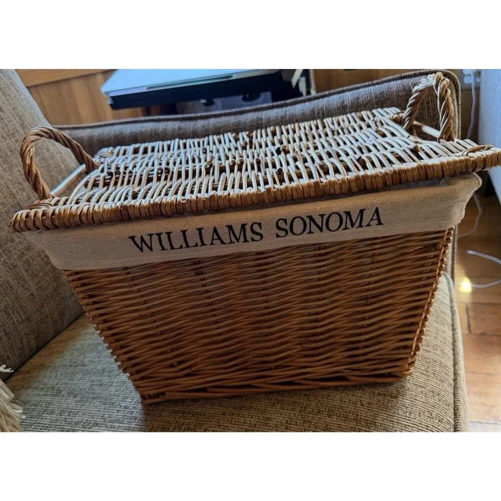 Williams Sonoma Wicker Storage Picnic  Bread Gift Basket Kitchen Decor